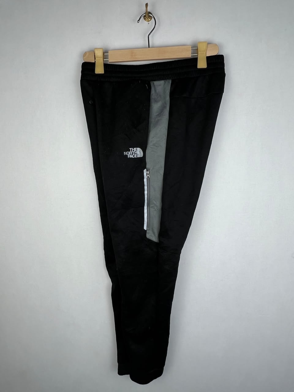 The North Face Men's Black Grey Panel Zip Pocket Jogger Pants