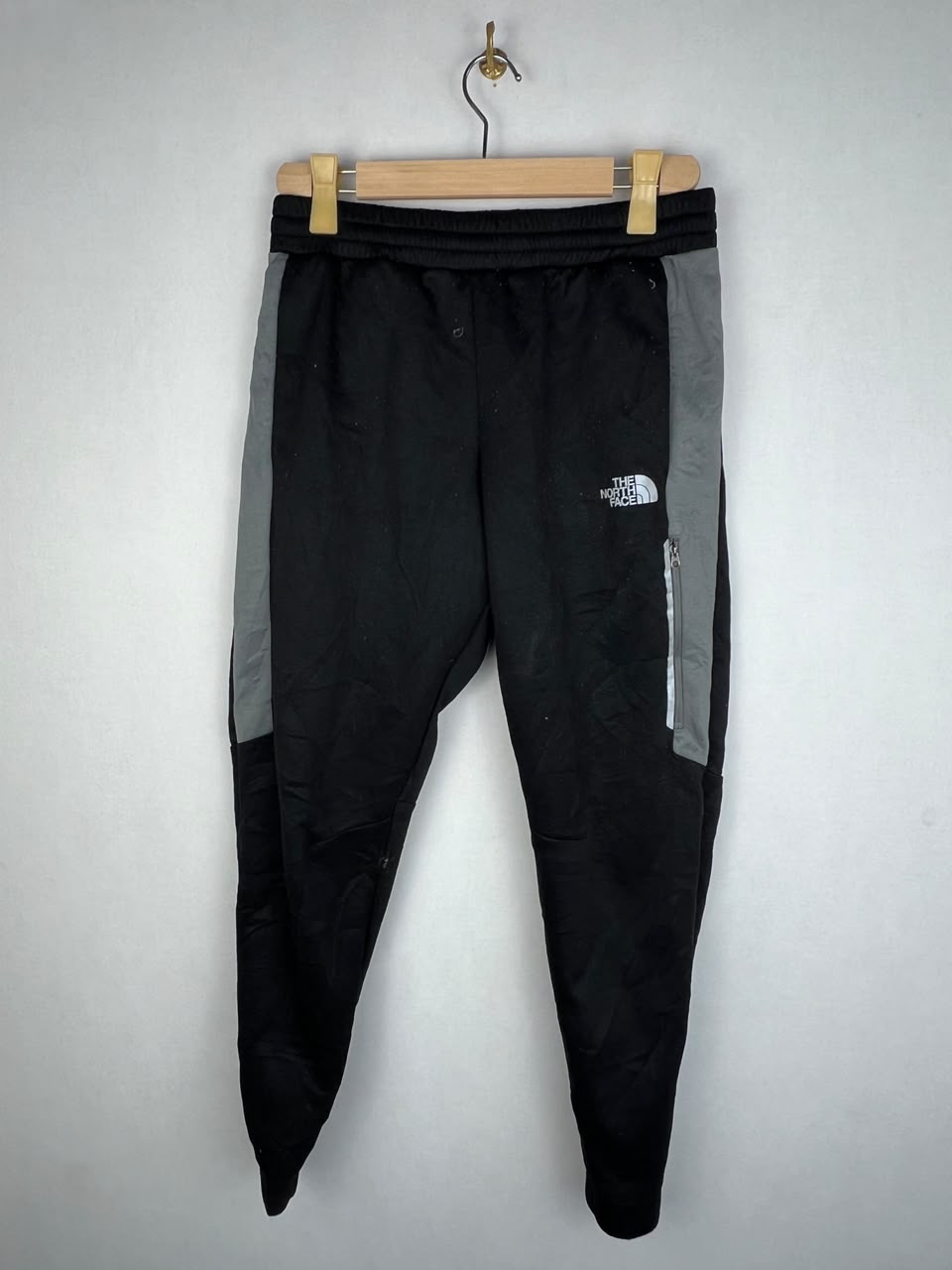The North Face Men's Black Grey Panel Zip Pocket Jogger Pants