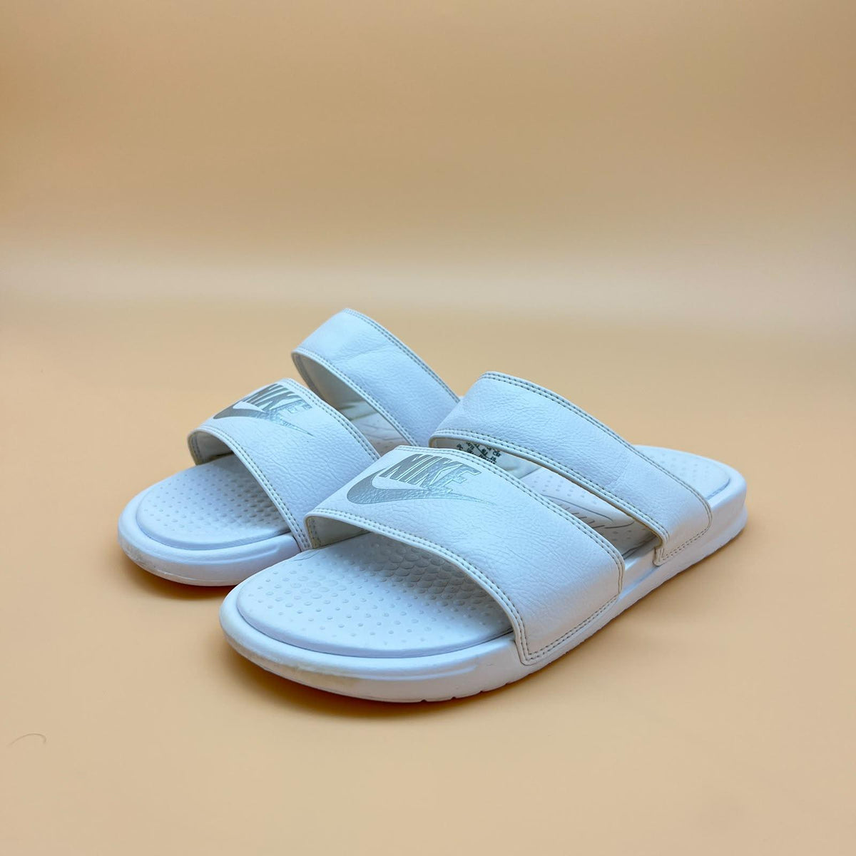 Nike Benassi Duo Ultra Slides - White