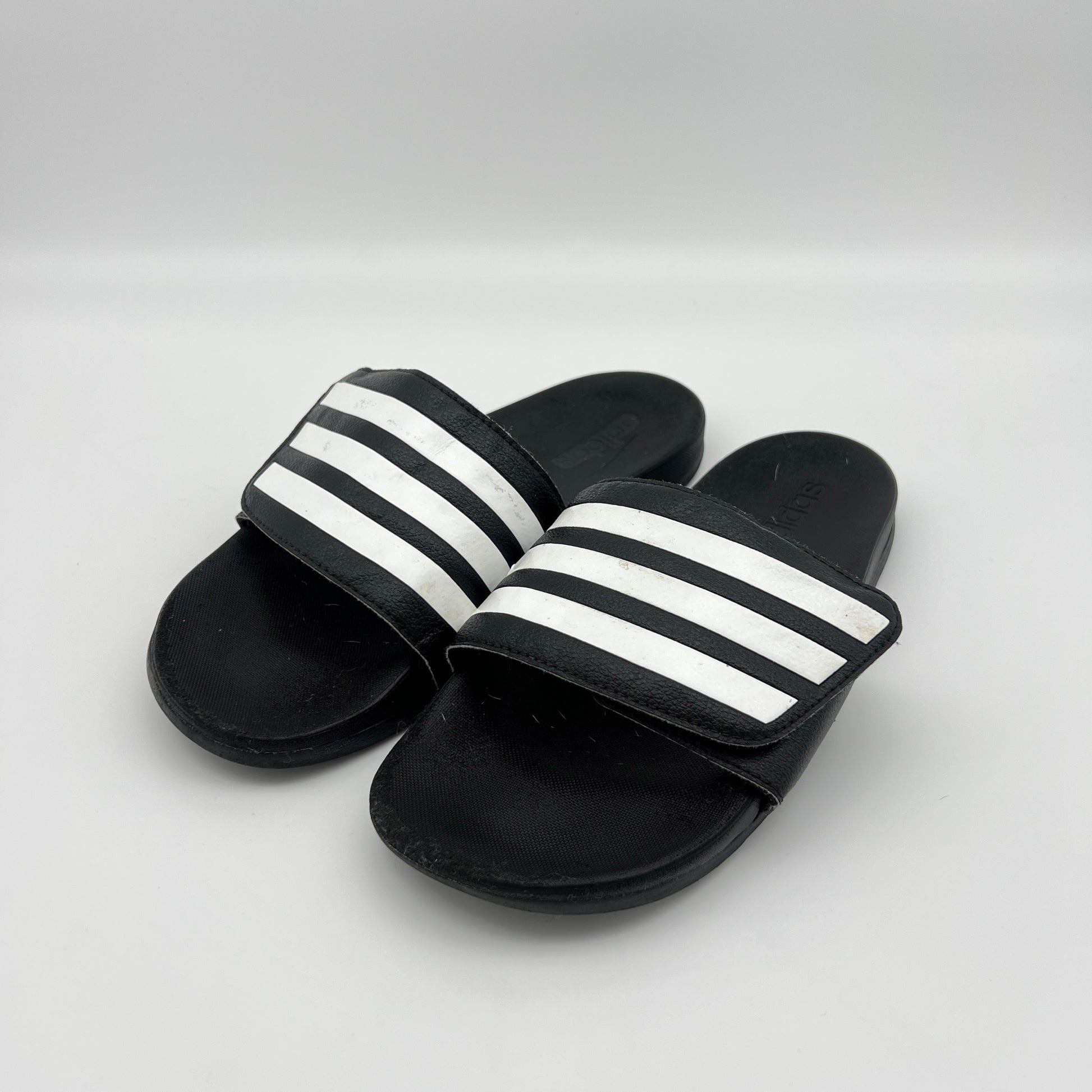 adidas-cloudfoam-plus-cushioned-footbed-black-sandals