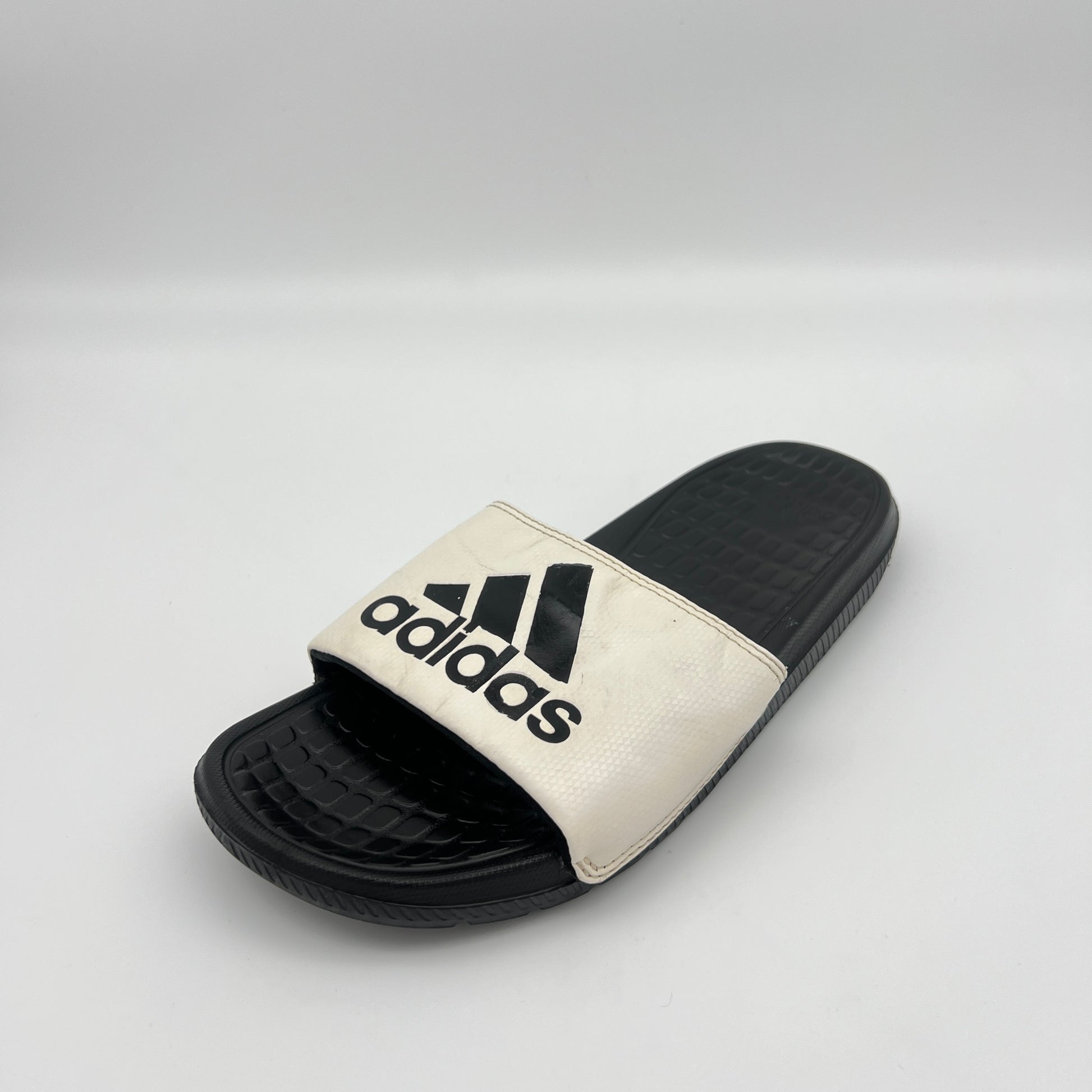 adidas-voloomix-slides-black-white-logo-strap-cp9446